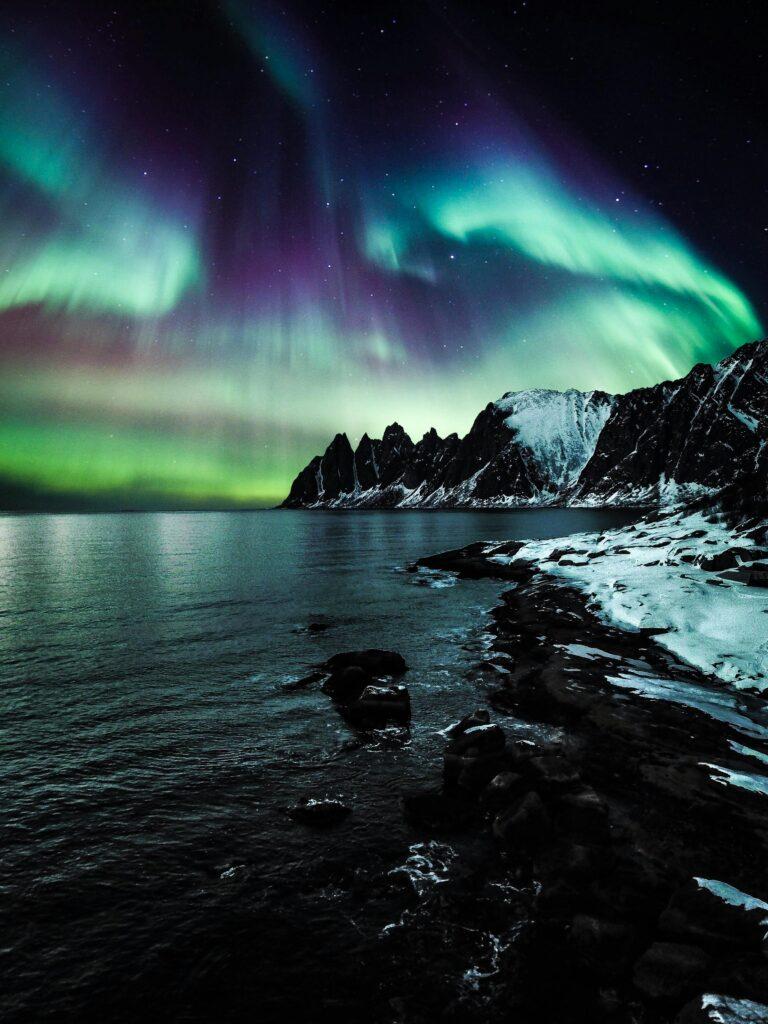 photograph the northern lights